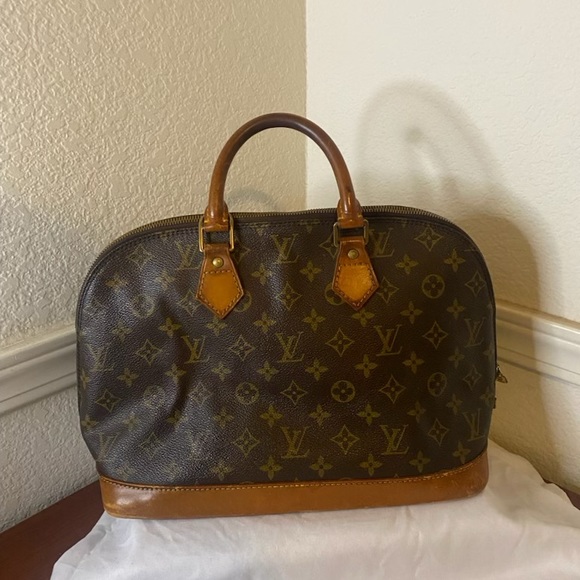 AUTHENTIC LOUIS VUITTON ALMA - Picture 2 of 10